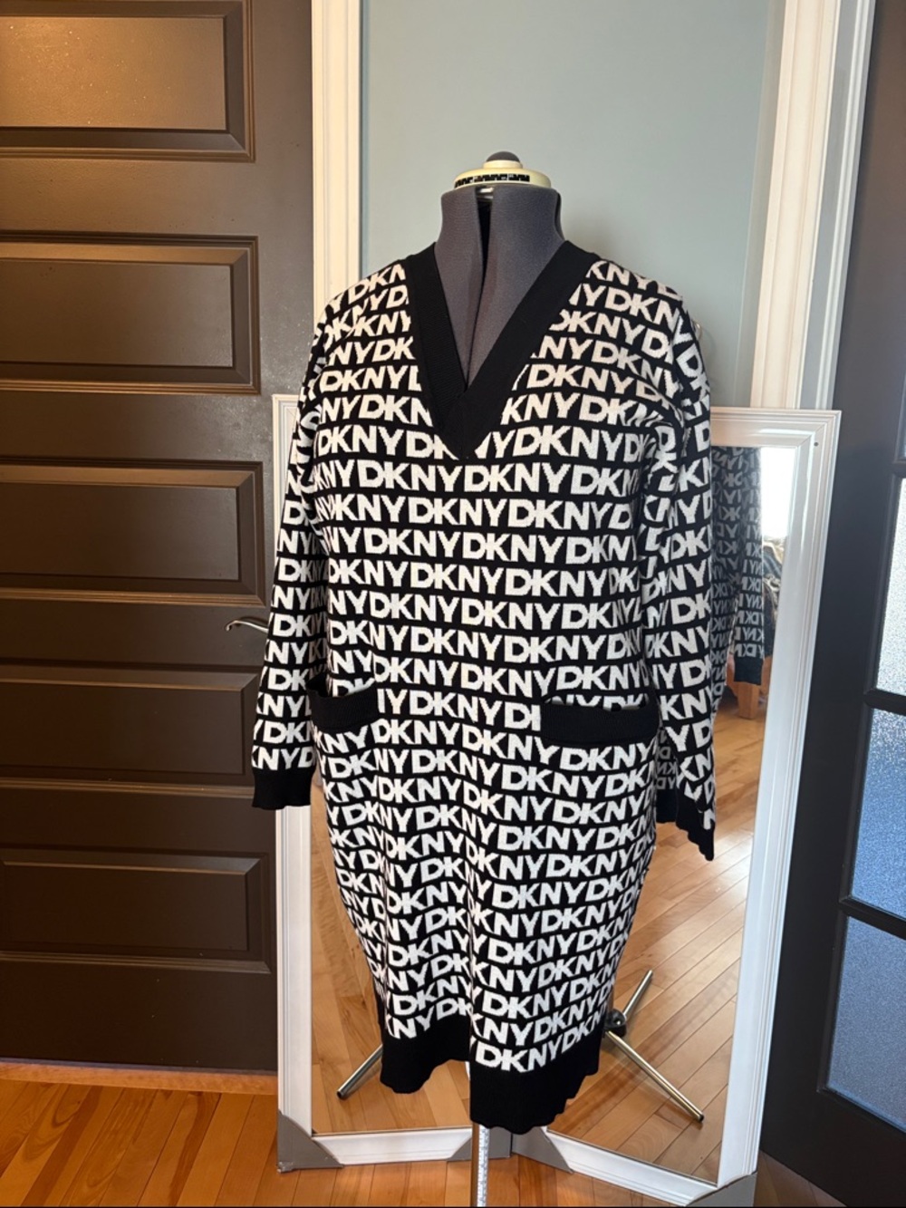 DKNY Black & White Logo V-Neck Knit Sweater